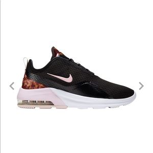 Nike Women’s air max motion 2